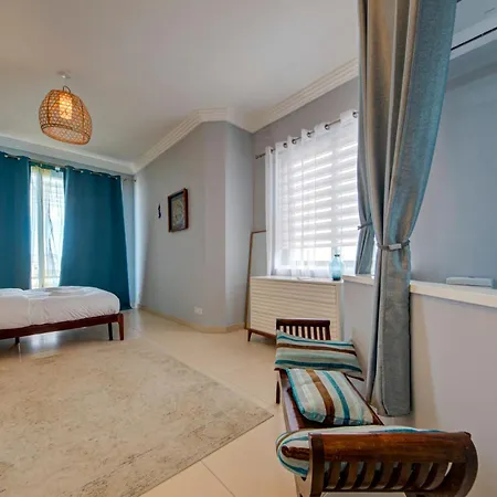 Modern 2br Penthouse With Rooftop Terrace & Bbq * Saint Julian's